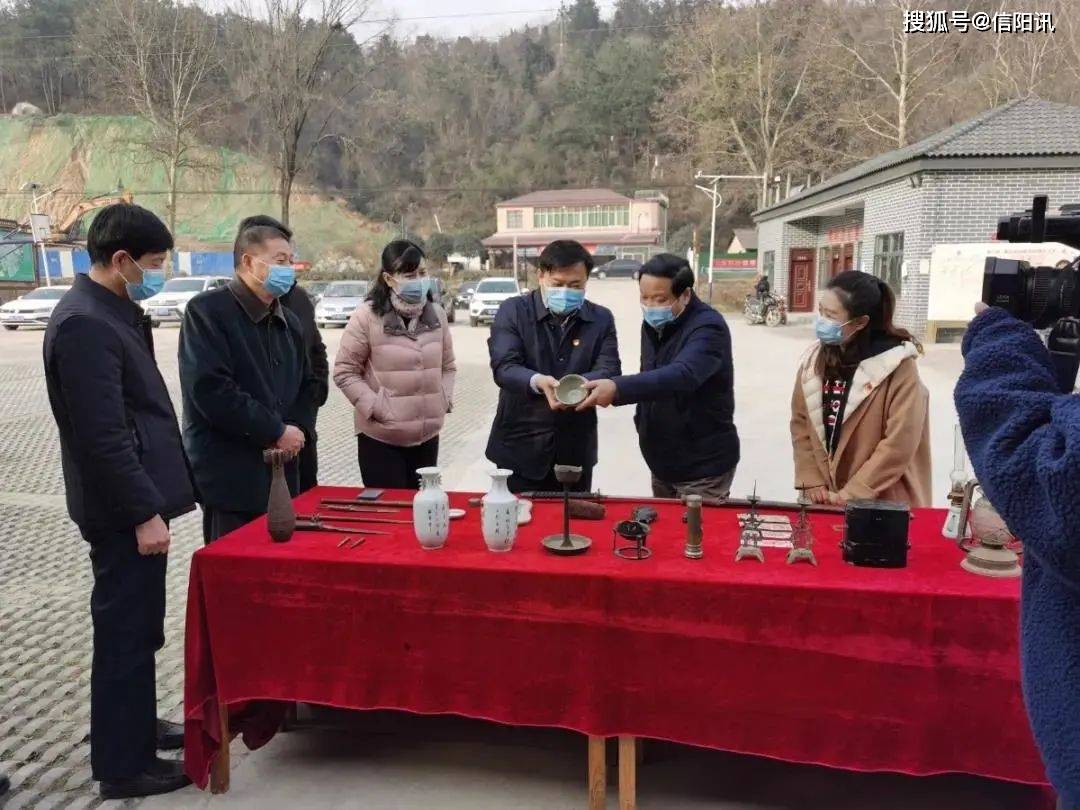 构林最新新闻与秋日温馨日常，秘密与欢笑的交织