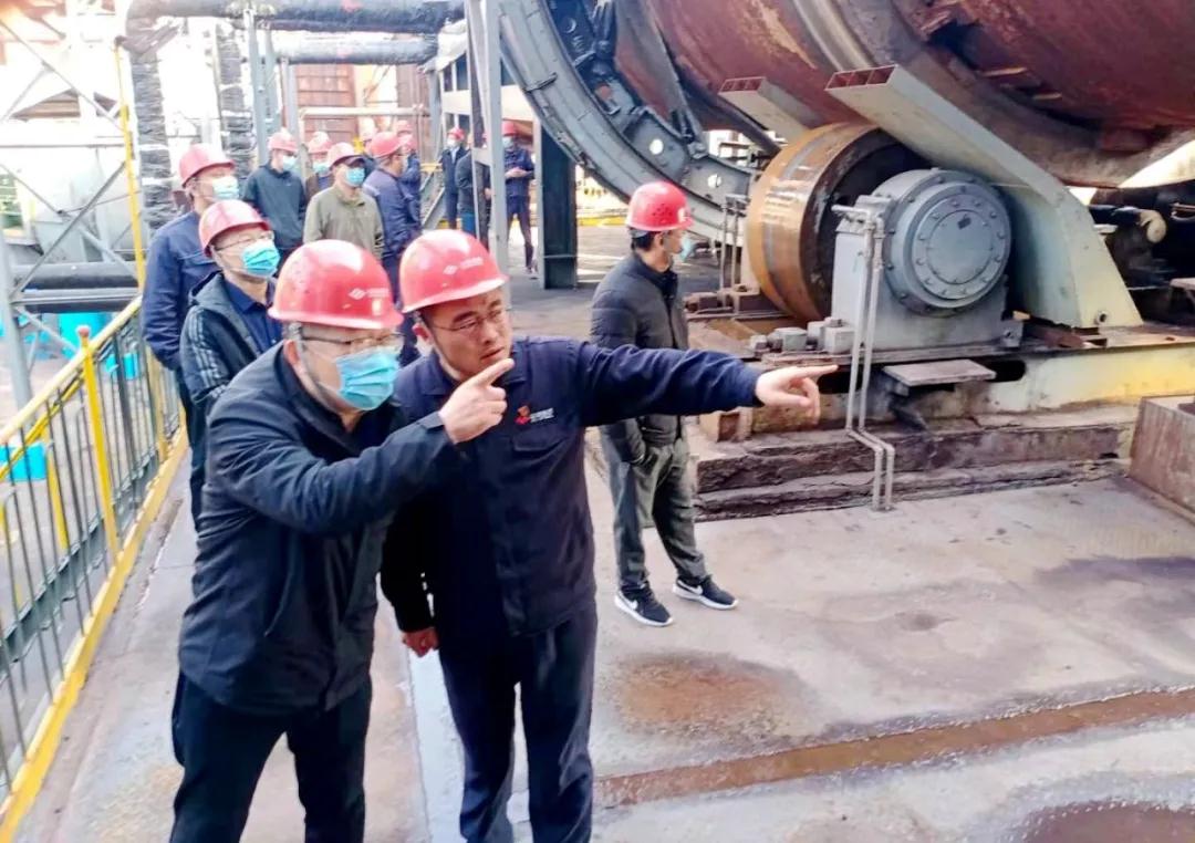 喀什钢厂资讯与探寻自然美景的双重之旅，内心宁静的追寻
